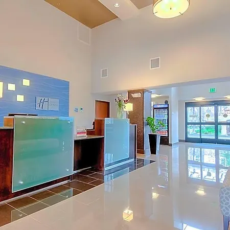 Express & By Ihg Hotel 3*