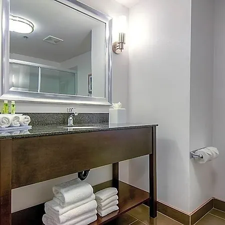 Hotel Express & By Ihg 3*
