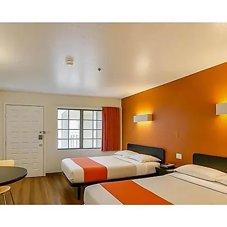 Hotel 6-carlsbad, Ca Carlsbad