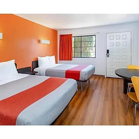 6-carlsbad, Ca 3*