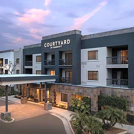 Courtyard By Marriott San Diego
