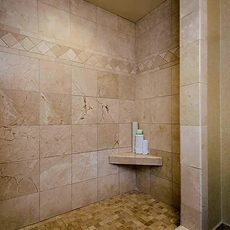 West & 3* Carlsbad
