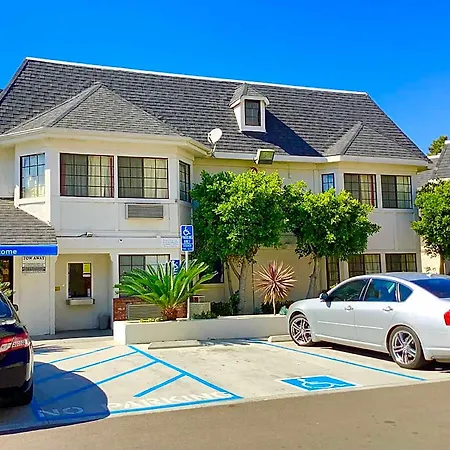 Hotel 6-carlsbad, Ca - Village 2*