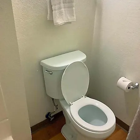 6-carlsbad, Ca - Village Hotel