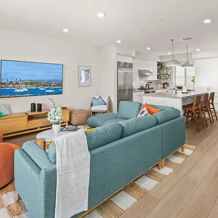 3 Minute Walk To 4 Bedroom Holiday home Carlsbad
