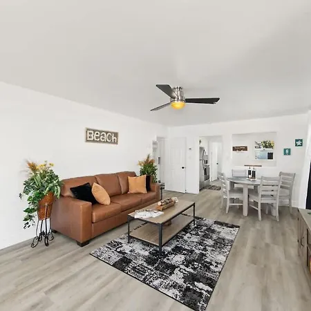 Holiday home 300 Ft From - Whole Compound 2 Units Carlsbad