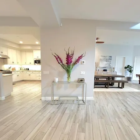 Luxury Coastal Retreat - & Lagoon Holiday home Carlsbad