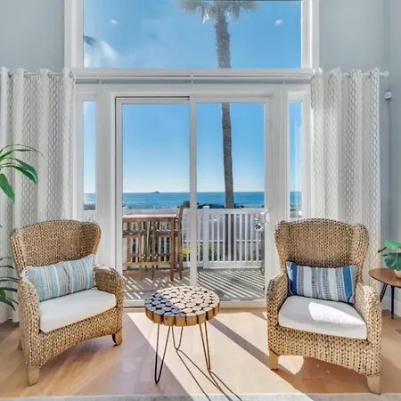 A Beachfront Fairytale In Holiday home *