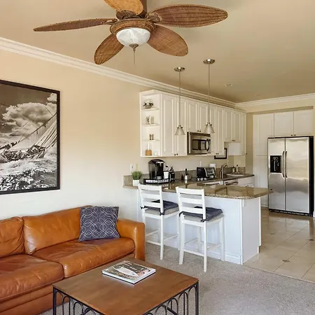 Holiday home With Tennis Court View & King Beds Carlsbad