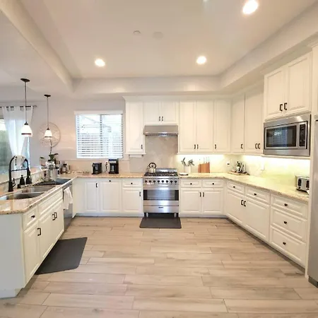 Luxury Coastal Retreat - & Lagoon Holiday home Carlsbad