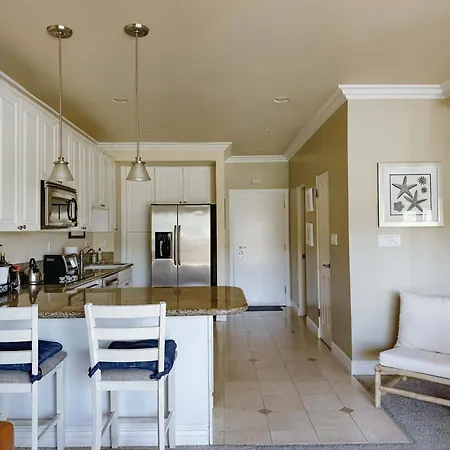 Holiday home With Tennis Court View & King Beds Carlsbad