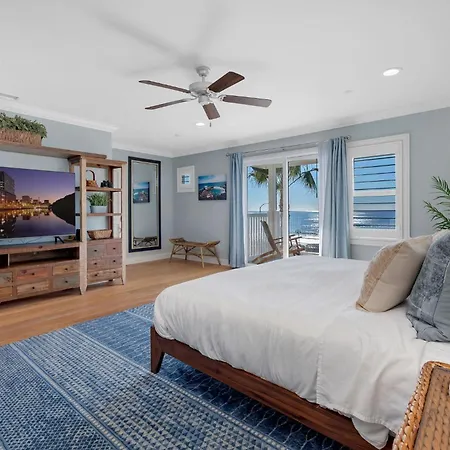 A Beachfront Fairytale In Holiday home Carlsbad