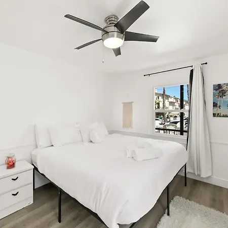 2 Bedroom With Ocean Views Large Deck Remodeled Holiday home *