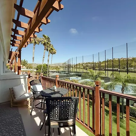 Holiday home With Tennis Court View & King Beds Carlsbad