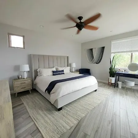 Luxury Coastal Retreat - & Lagoon * Carlsbad