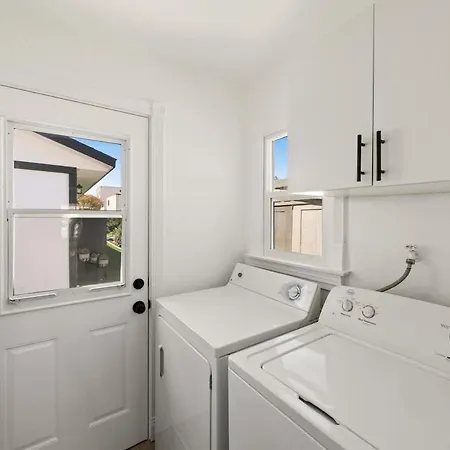 Holiday home 2 Bedroom With Ocean Views Large Deck Remodeled Carlsbad