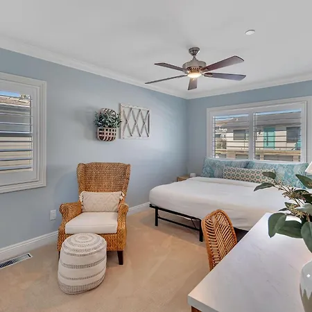 A Beachfront Fairytale In Holiday home Carlsbad