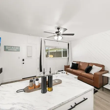 300 Ft From - Whole Compound 2 Units Holiday home *