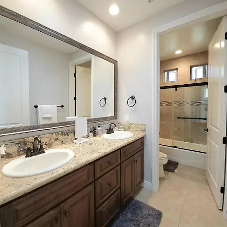 Luxury Coastal Retreat - & Lagoon Holiday home Carlsbad