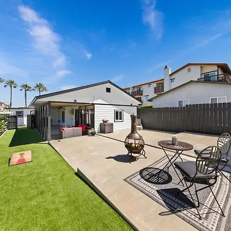 300 Ft From - Whole Compound 2 Units Holiday home *