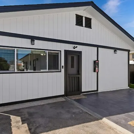 300 Ft From - Whole Compound 2 Units * Carlsbad