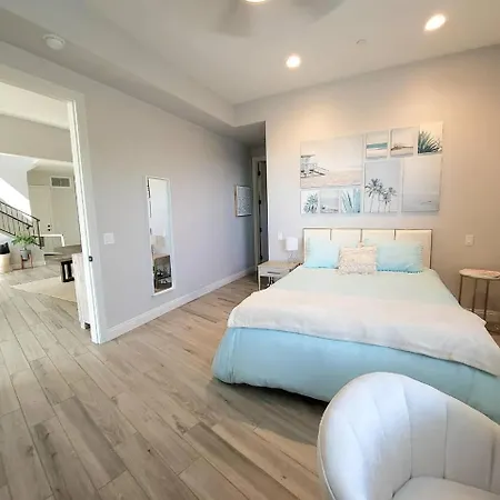 Luxury Coastal Retreat - & Lagoon Holiday home Carlsbad