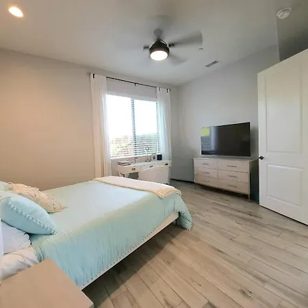 Luxury Coastal Retreat - & Lagoon Carlsbad