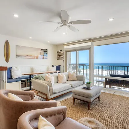 Apartment Oceanfront 2br - Private Patio - Steps To Carlsbad