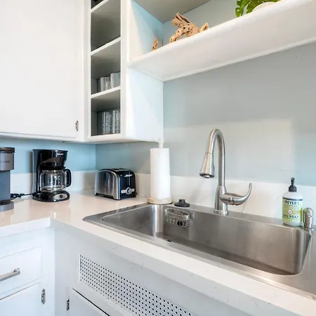 Oceanfront Unit, Private Balcony, Access, Sunset Views *