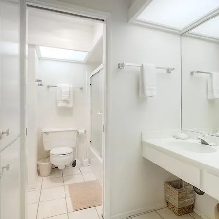 Oceanfront 2br - Private Patio - Steps To Carlsbad