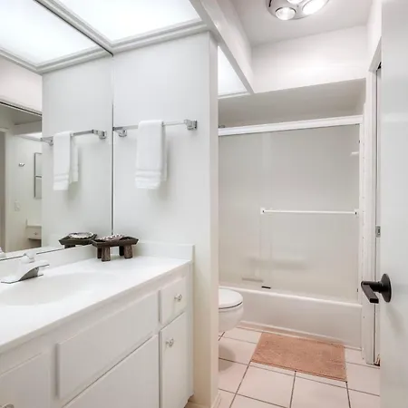 Oceanfront 2br - Private Patio - Steps To Apartment *