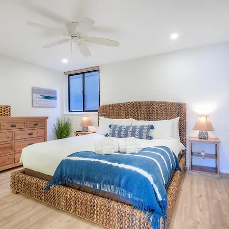 Oceanfront 2br - Private Patio - Steps To *