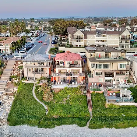 Oceanfront Unit, Private Balcony, Access, Sunset Views Apartment