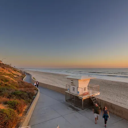 Oceanfront Unit, Private Balcony, Access, Sunset Views Apartment