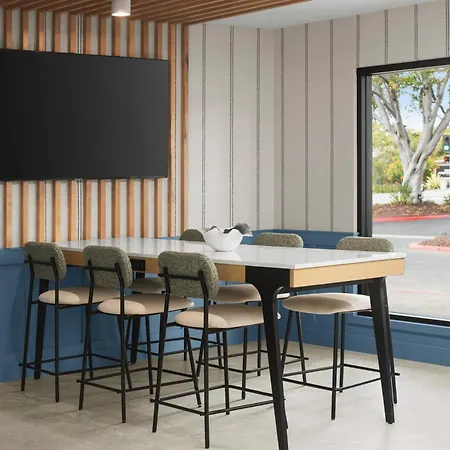 Resort By The Sea Hotel, Carlsbad, Series By Marriott 3*