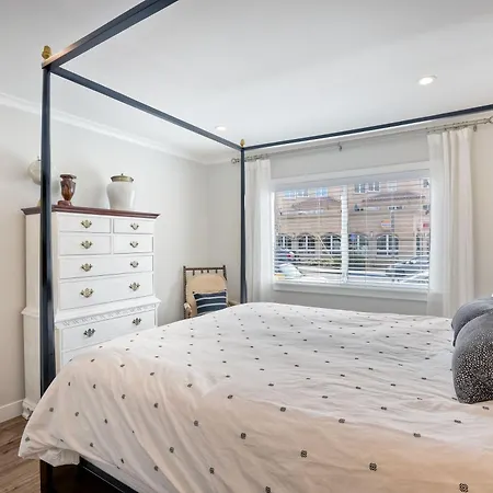 3080 Lincoln - Unit 24 Holiday home