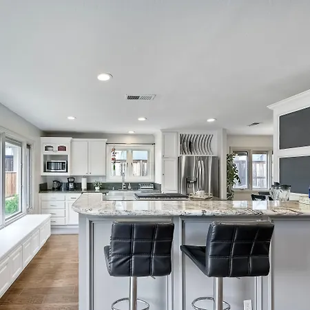 Charm - 3br Stunner Holiday home
