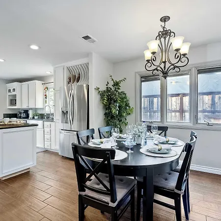 Charm - 3br Stunner Holiday home *