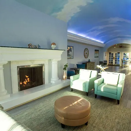 Tamarack Hotel 3*