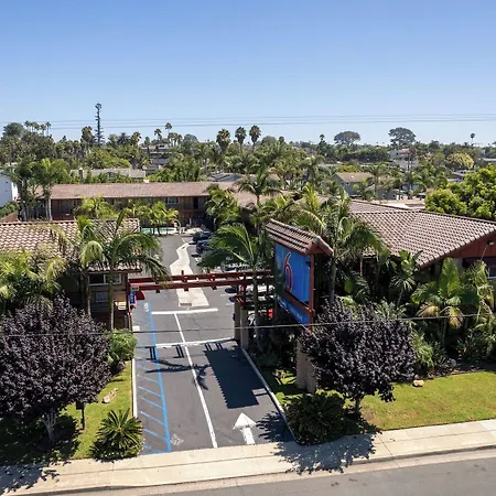 Hotel Motel 6 Carlsbad Village, Ca - Near Legoland