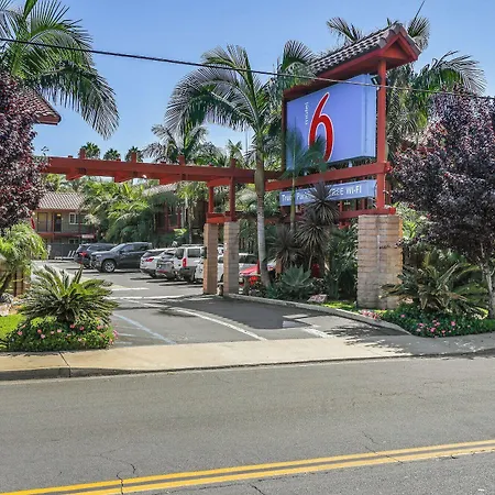 Hotel Motel 6 Carlsbad Village, Ca - Near Legoland