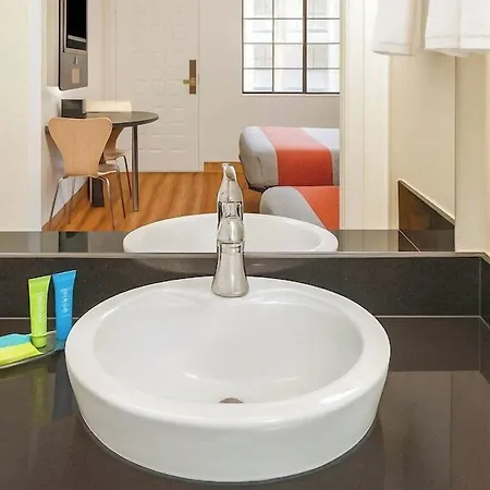 6-carlsbad, Ca 3* Carlsbad