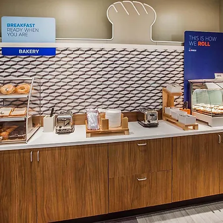 Express & By Ihg