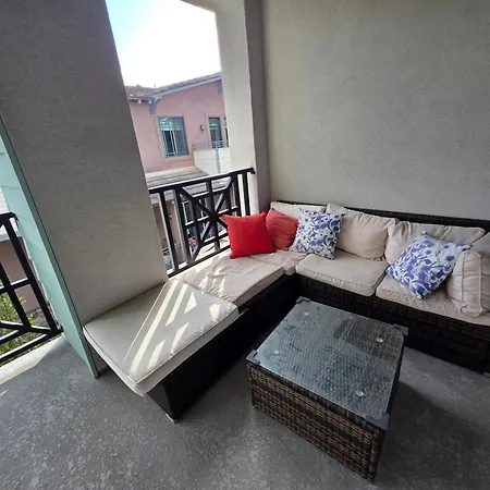 Master Bedroom-2 With Bathroom, Parking, Balcony 4-min Walking To The & Downtown In Homestay Carlsbad