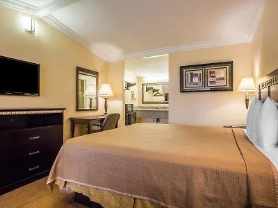 Rodeway 3*