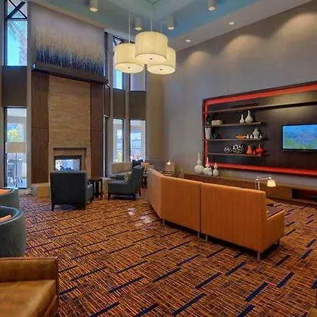 Courtyard By Marriott San Diego