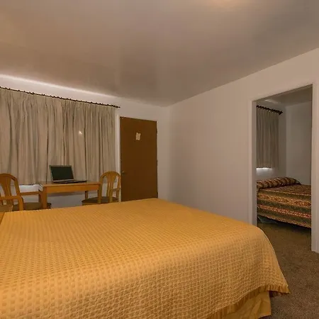 Scandia Motel *