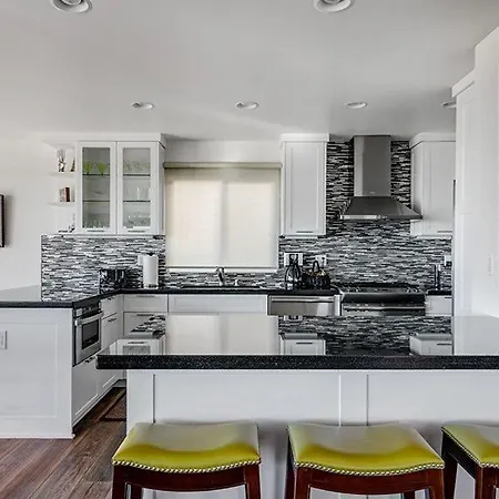 Ocean View Awesomeness! A One-of-kind, Chic Vacation Rental! Be The Envy Of All!