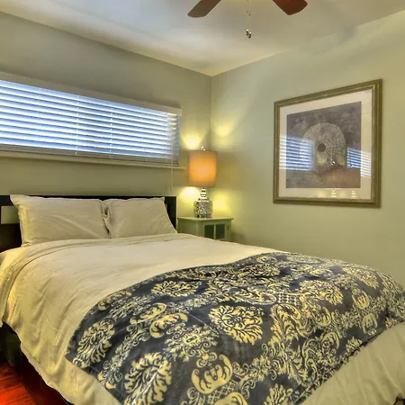 Acacia B Apartment