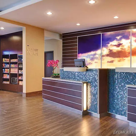 Fairfield & By Marriott San Diego Hotel